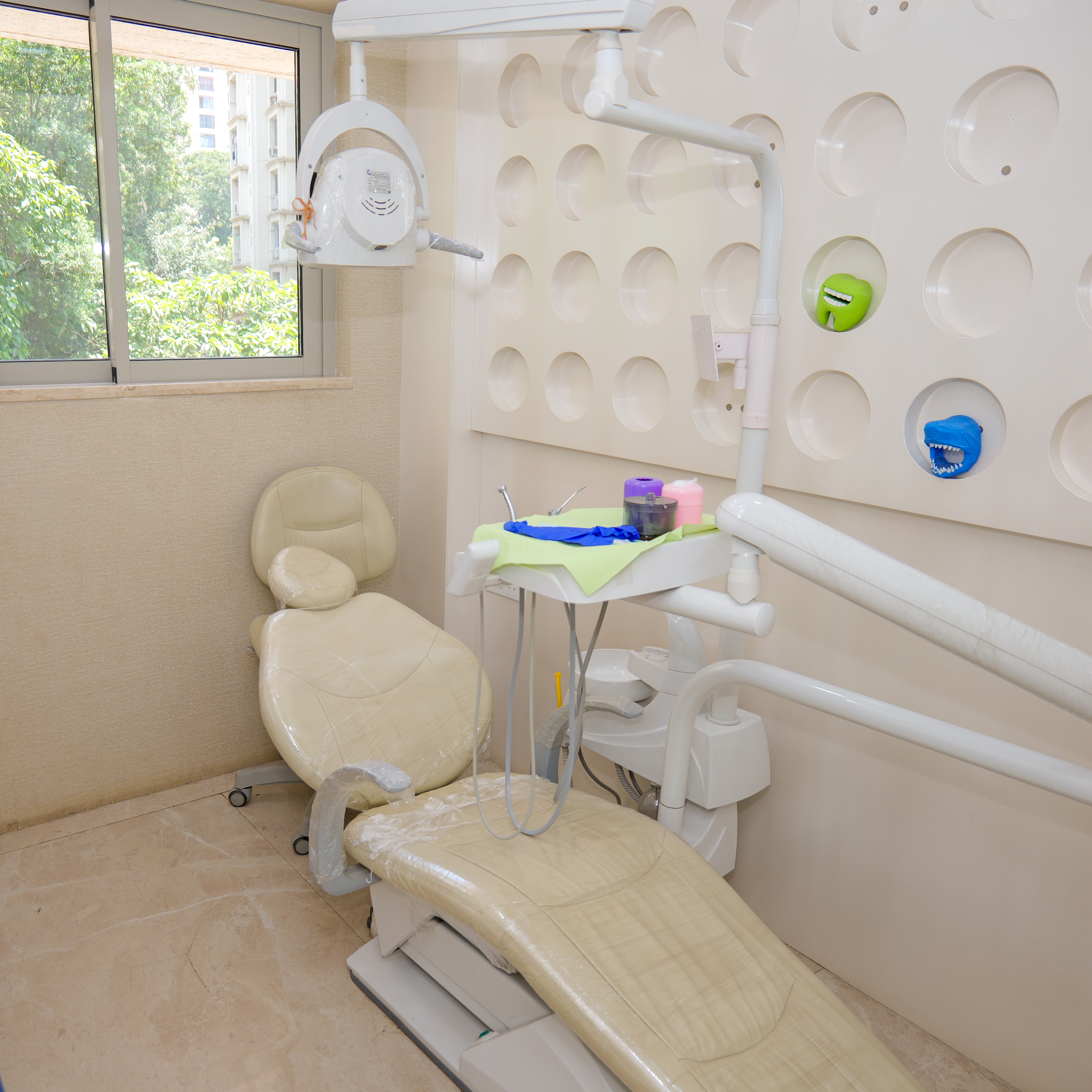 Modern dental treatment chair in Powai Mumbai clinic for comfortable painless procedures